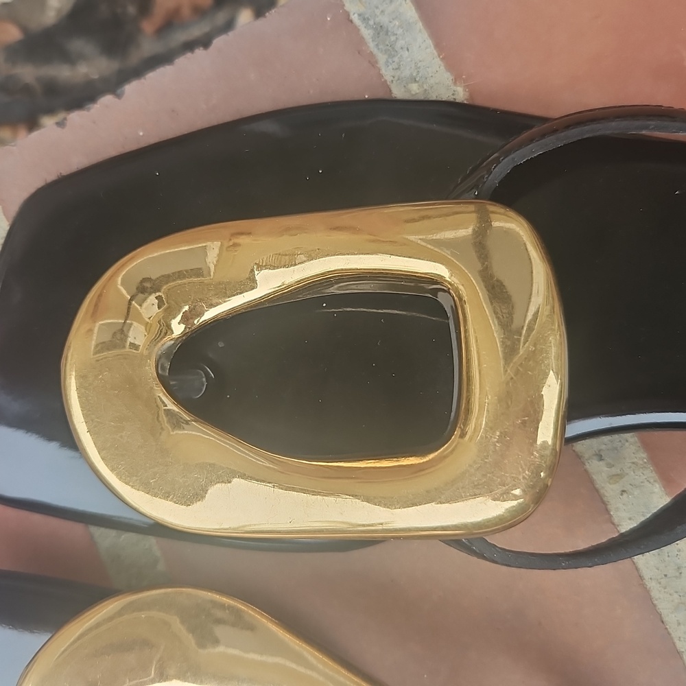 Jeffrey Campbell Black  patent Sandals with Sculptural gold Buckles  Size 7.5 - Picture 4 of 6